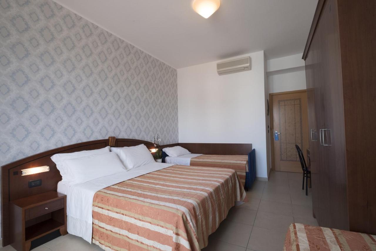 Hotel Rex Rimini Exteriér fotografie