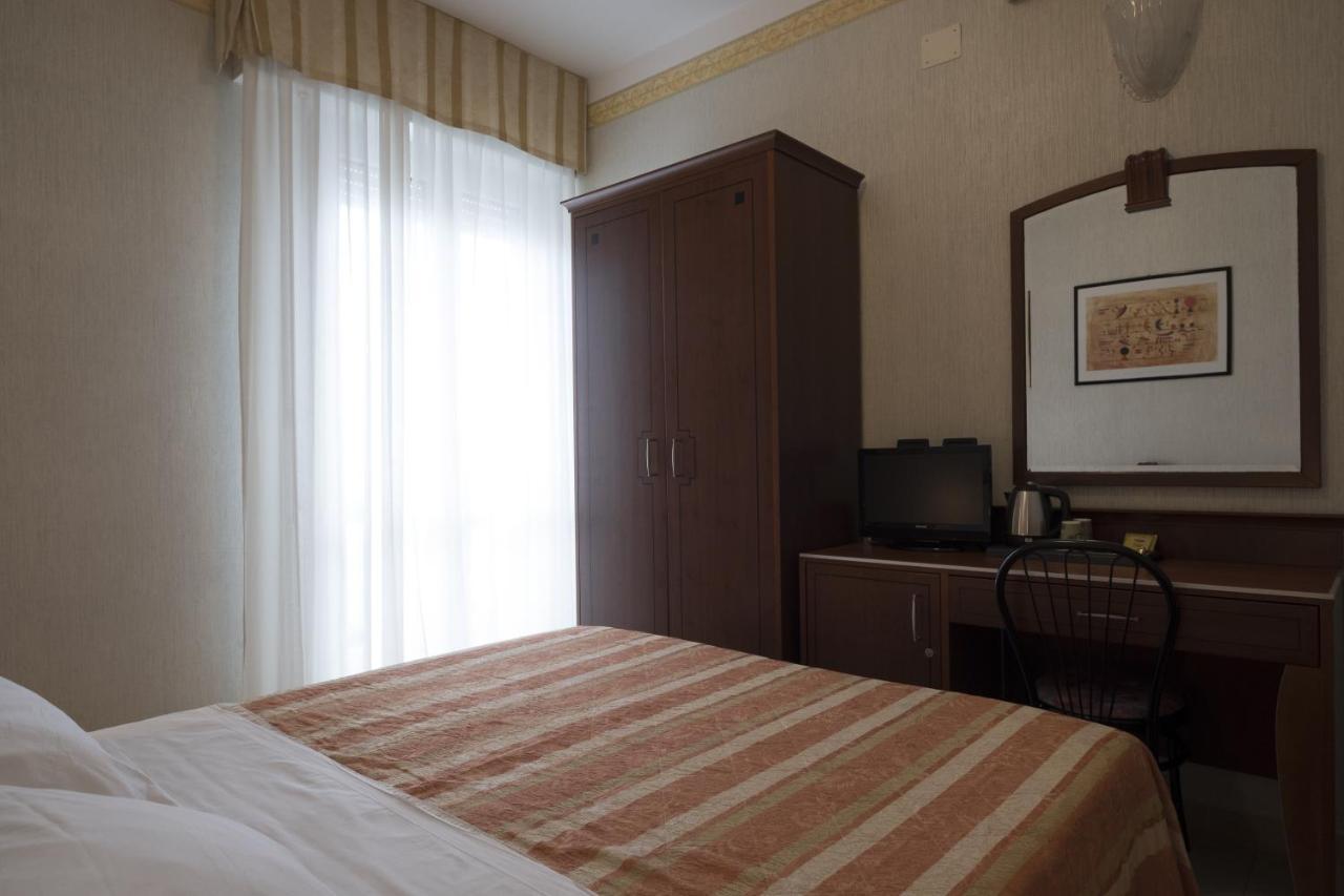 Hotel Rex Rimini Exteriér fotografie
