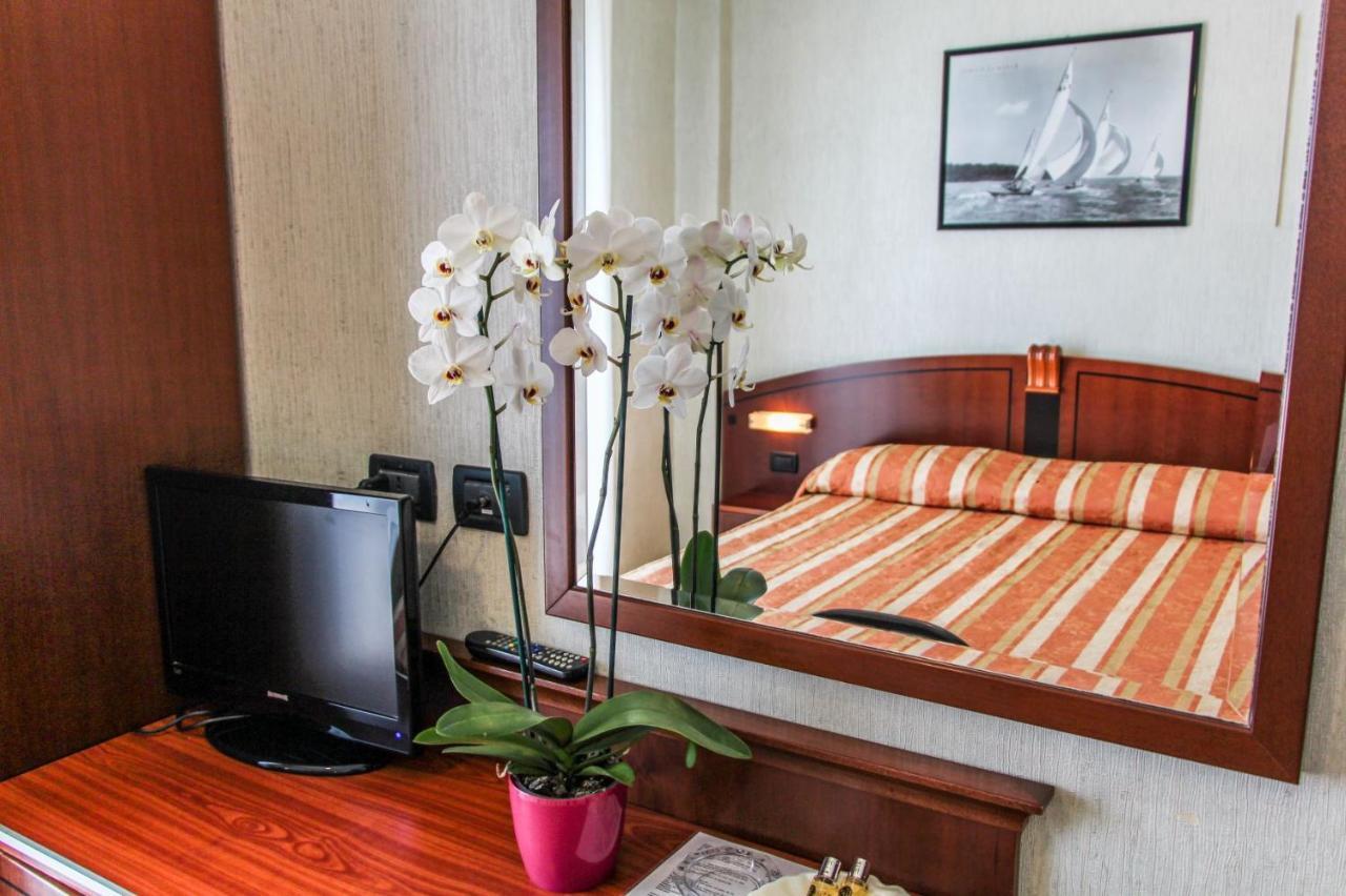 Hotel Rex Rimini Exteriér fotografie